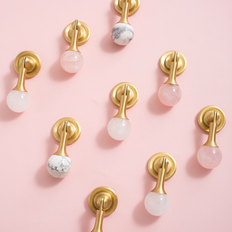 Furniture Hardware Drop Pulls - Biała Kryształowa Kula + Mosiężne Uchwyty